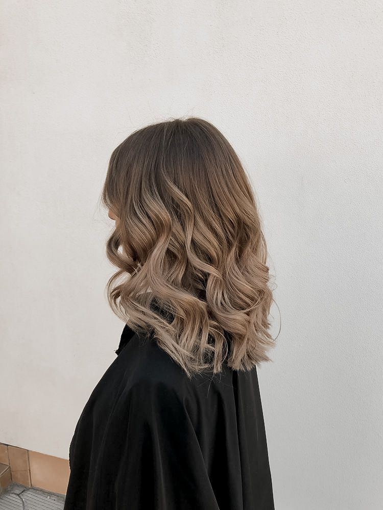 Ondas con plancha, peinado rápido en menos de 10 minutos con acabado profesional